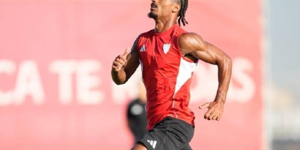 塞维利亚中卫洛伊克·巴代即将转会勒沃库森：德甲防线迎来强援